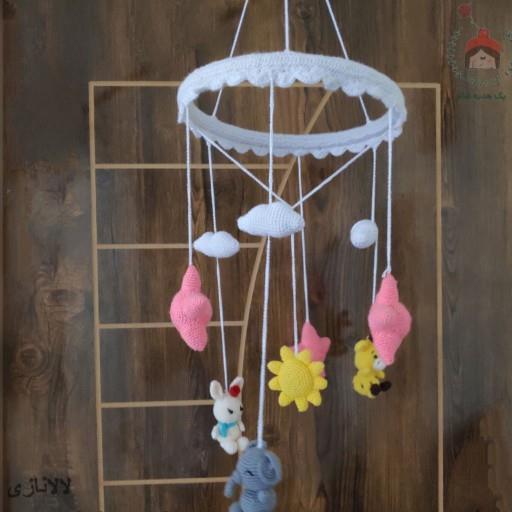 آویز بافتنی تخت نوزاد طرح آسمان